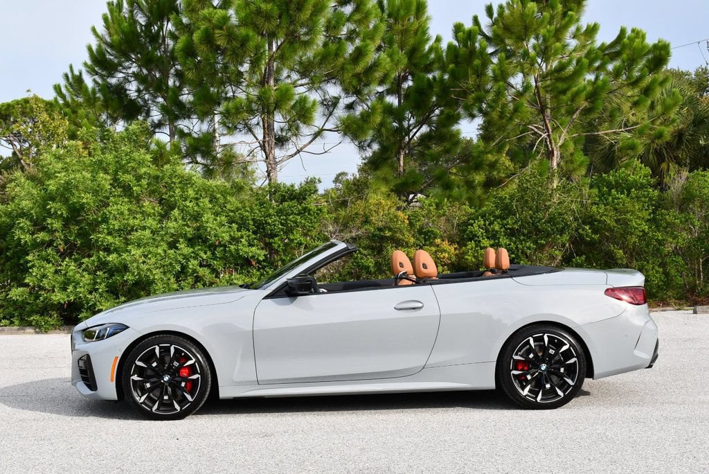 Used 2026 BMW M440i Convertible w/ Premium Package RWD image 33