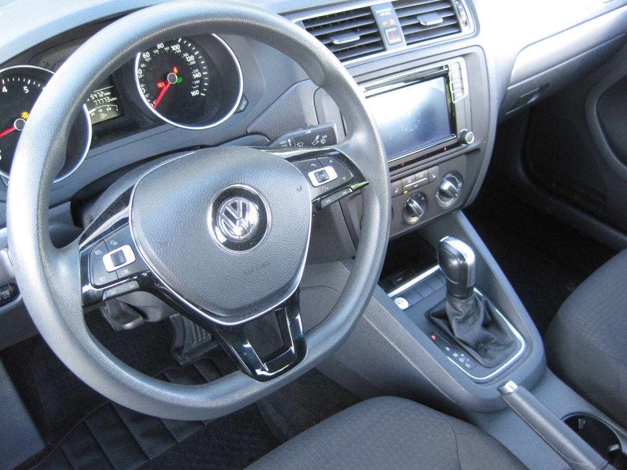 Used 2016 Volkswagen Jetta SE FWD image 22