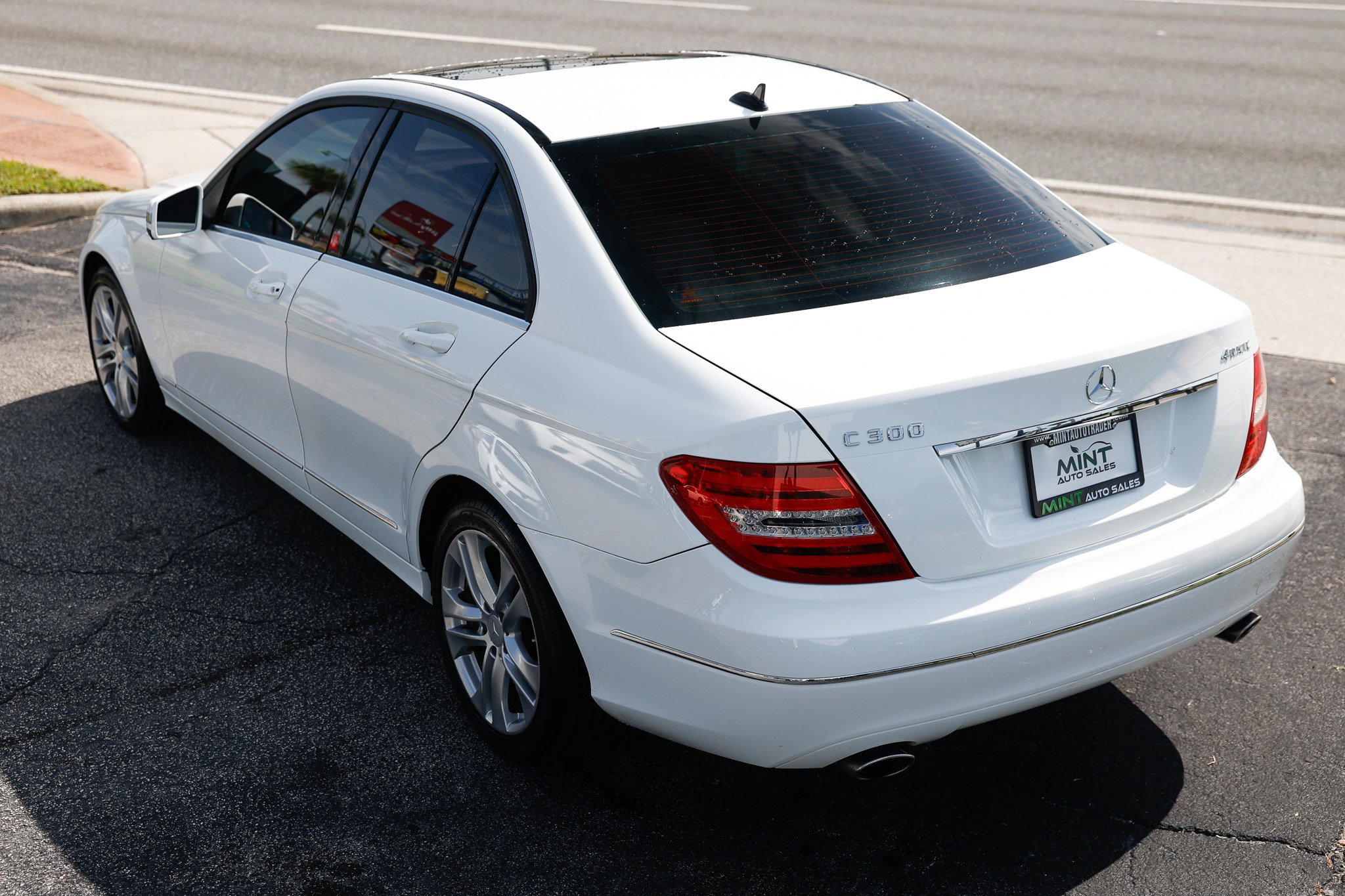 Used 2014 Mercedes-Benz C 300 4MATIC Sedan w/ Multimedia Package image 8