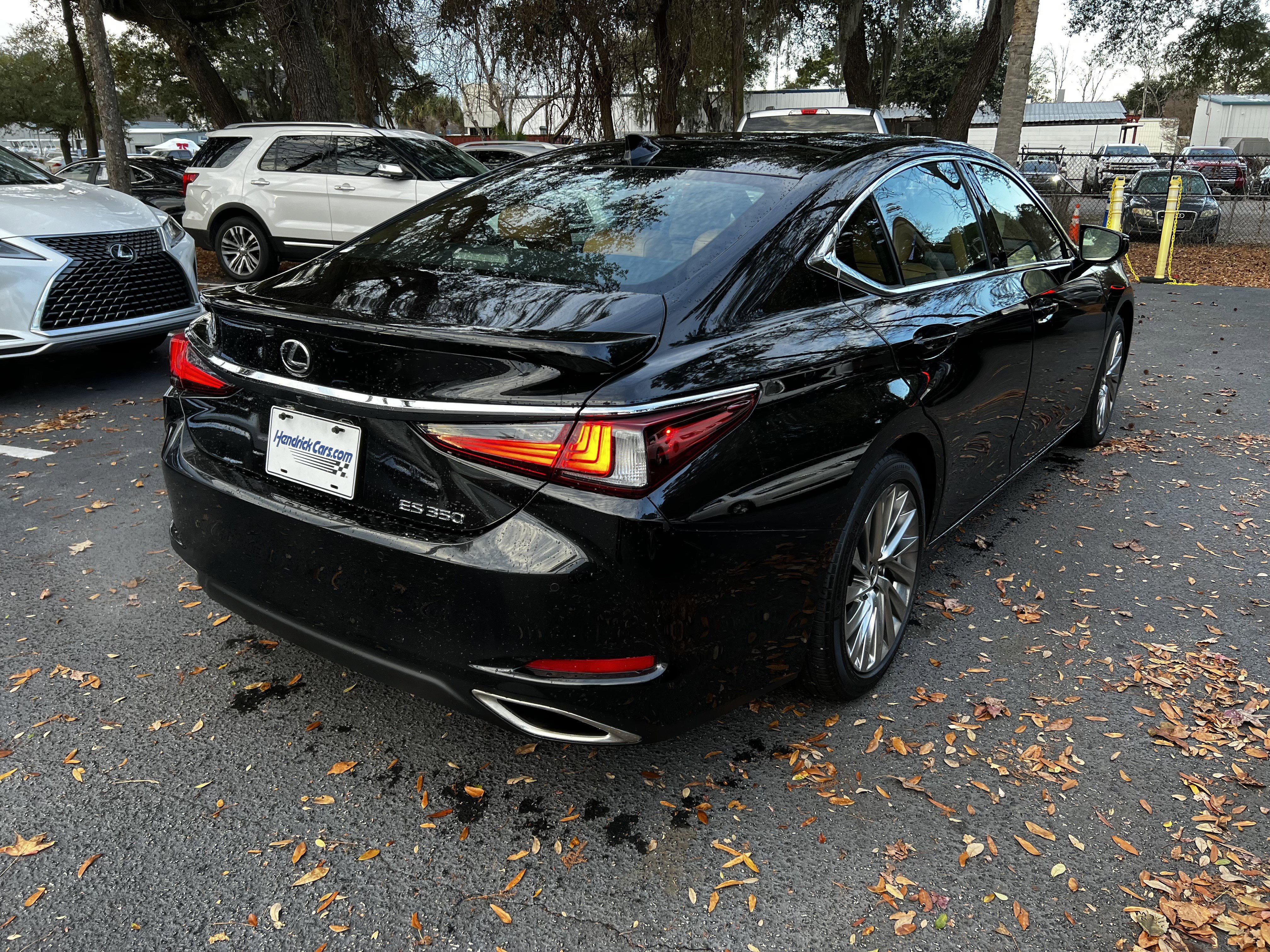 Used 2023 Lexus ES 350 Ultra Luxury image 9