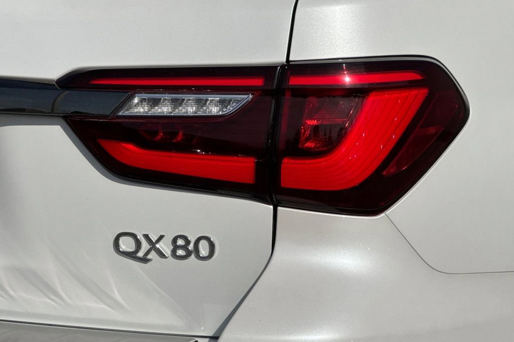 Certified 2024 INFINITI QX80 Premium Select w/ Cargo Package image 26