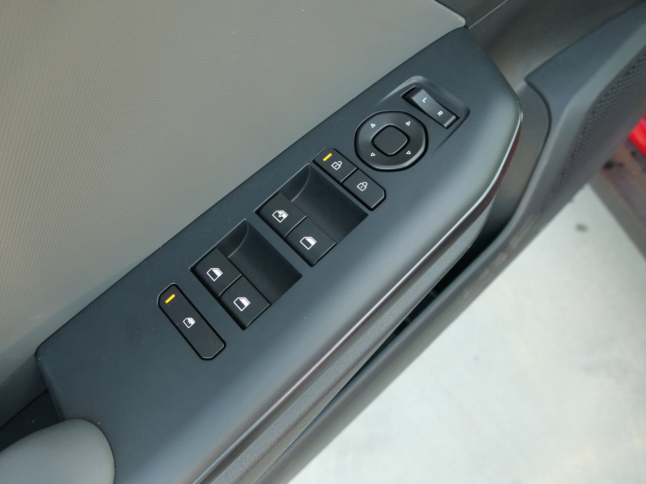 New 2025 Kia K4 LXS image 10