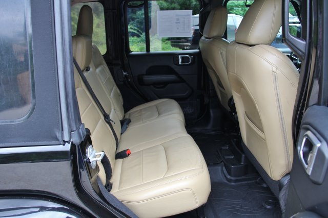 Used 2018 Jeep Wrangler Unlimited Sahara AWD/4WD image 36