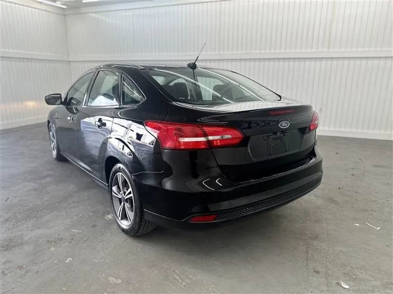 Used 2017 Ford Focus SE FWD image 7