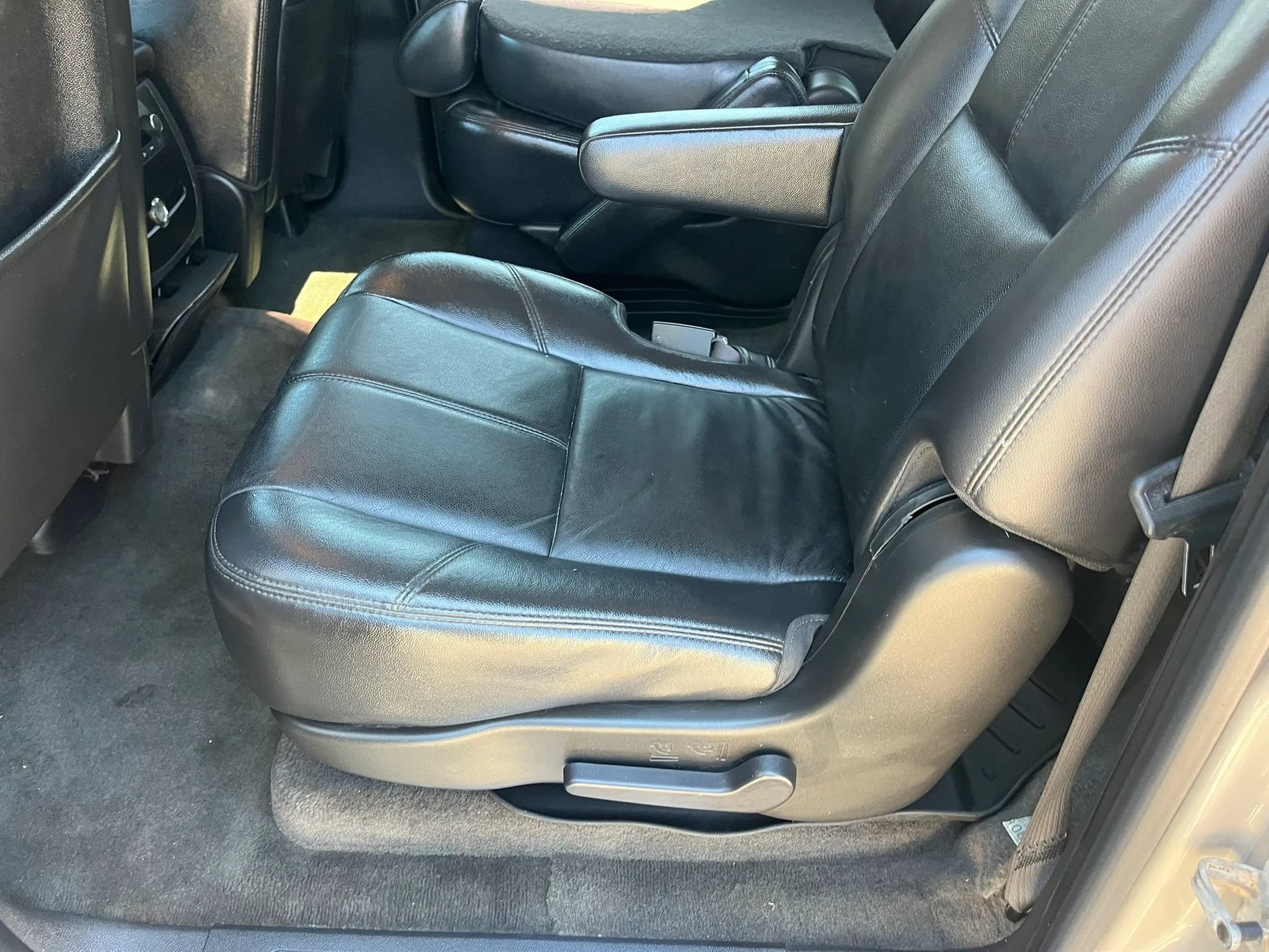 Used 2009 Chevrolet Suburban LT AWD/4WD image 11