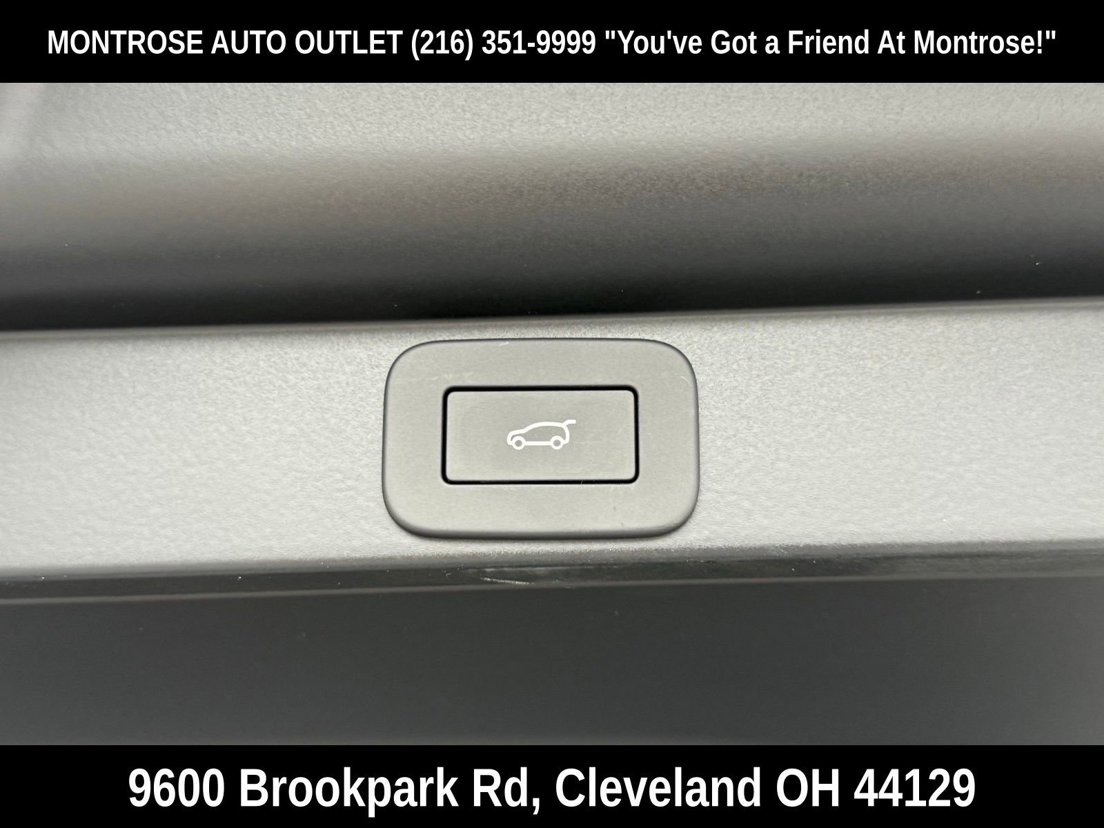 New 2025 Land Rover Range Rover SE image 46