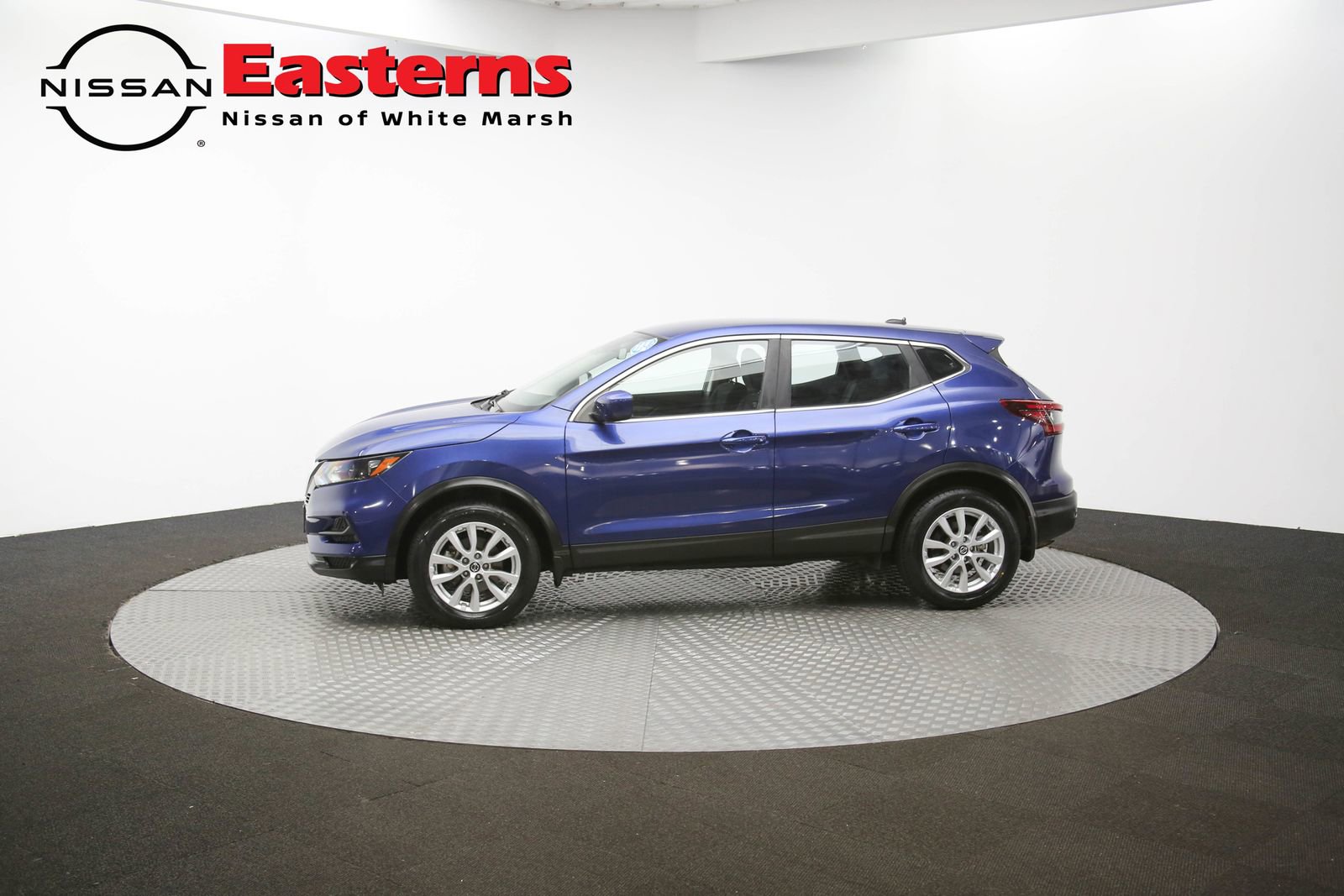 Used 2022 Nissan Rogue Sport S image 97