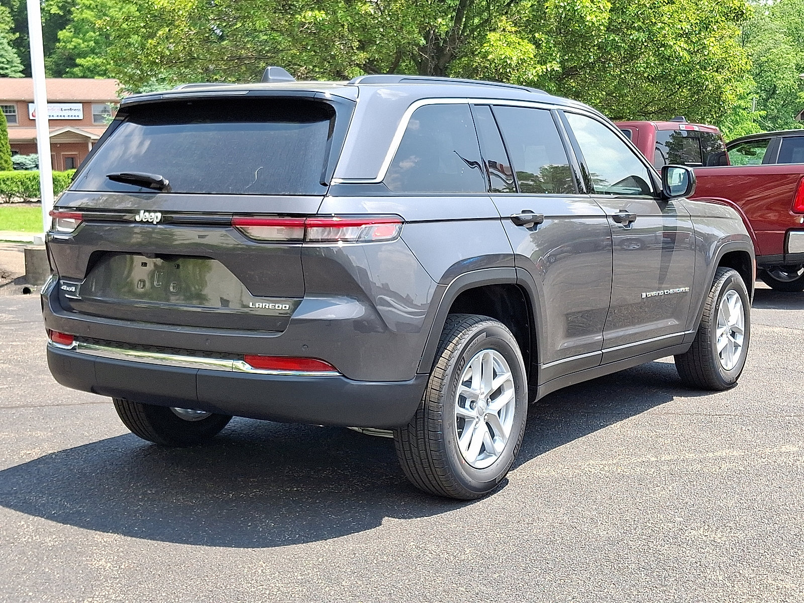 Certified 2025 Jeep Grand Cherokee Laredo X w/ Luxury Tech Group I image 6