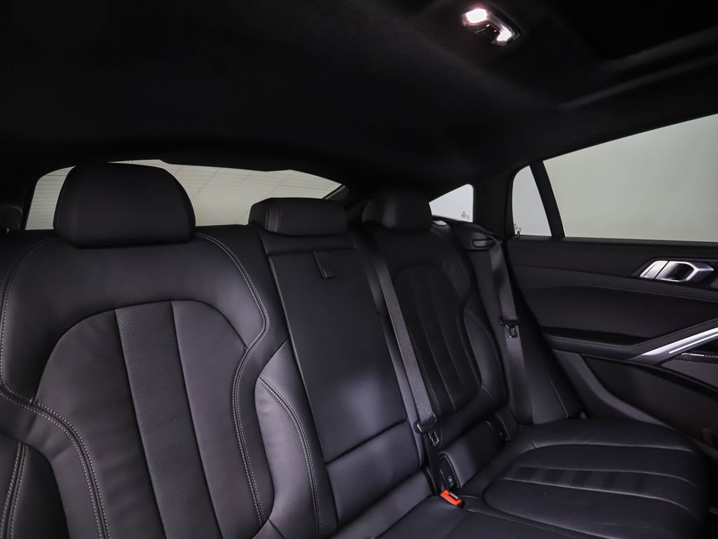 Used 2022 BMW X6 M50i w/ Premium Package AWD/4WD image 28