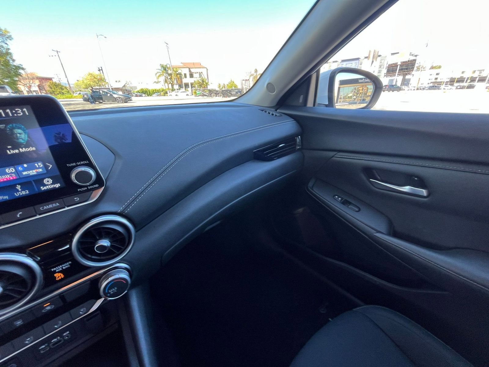 Used 2025 Nissan Sentra SV FWD image 33