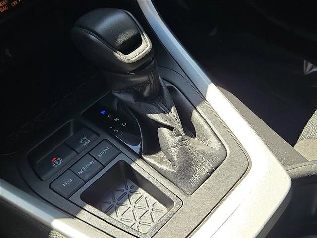 Used 2022 Toyota RAV4 LE FWD image 12