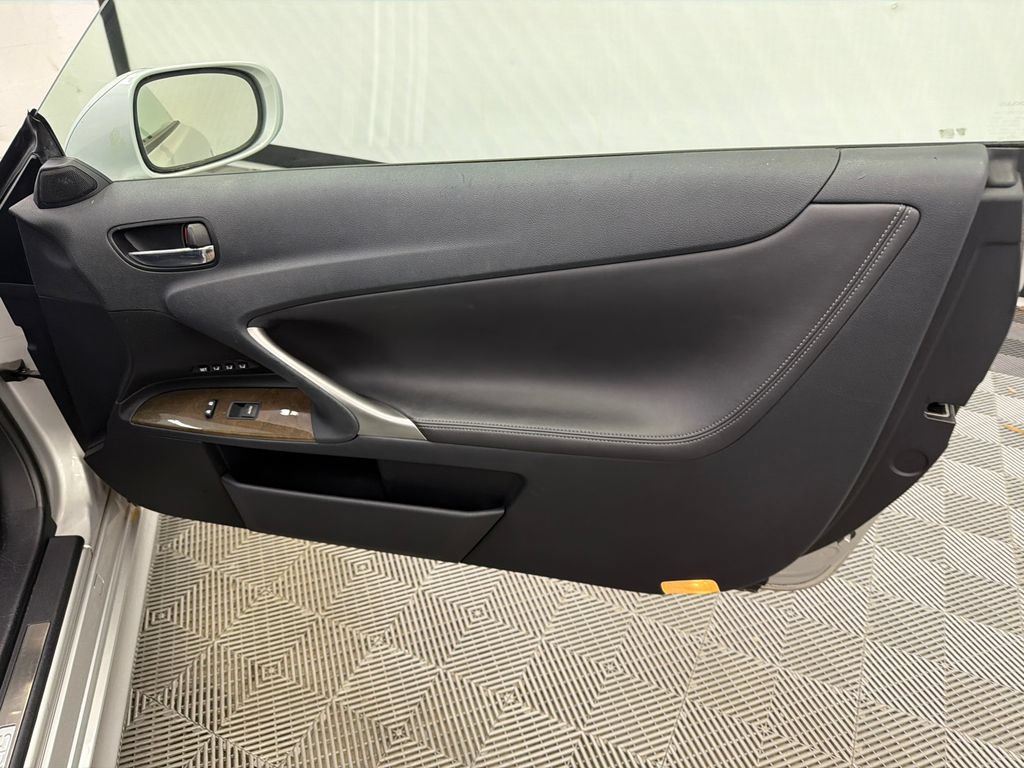 Used 2011 Lexus IS 350C w/ Luxury Pkg RWD image 15