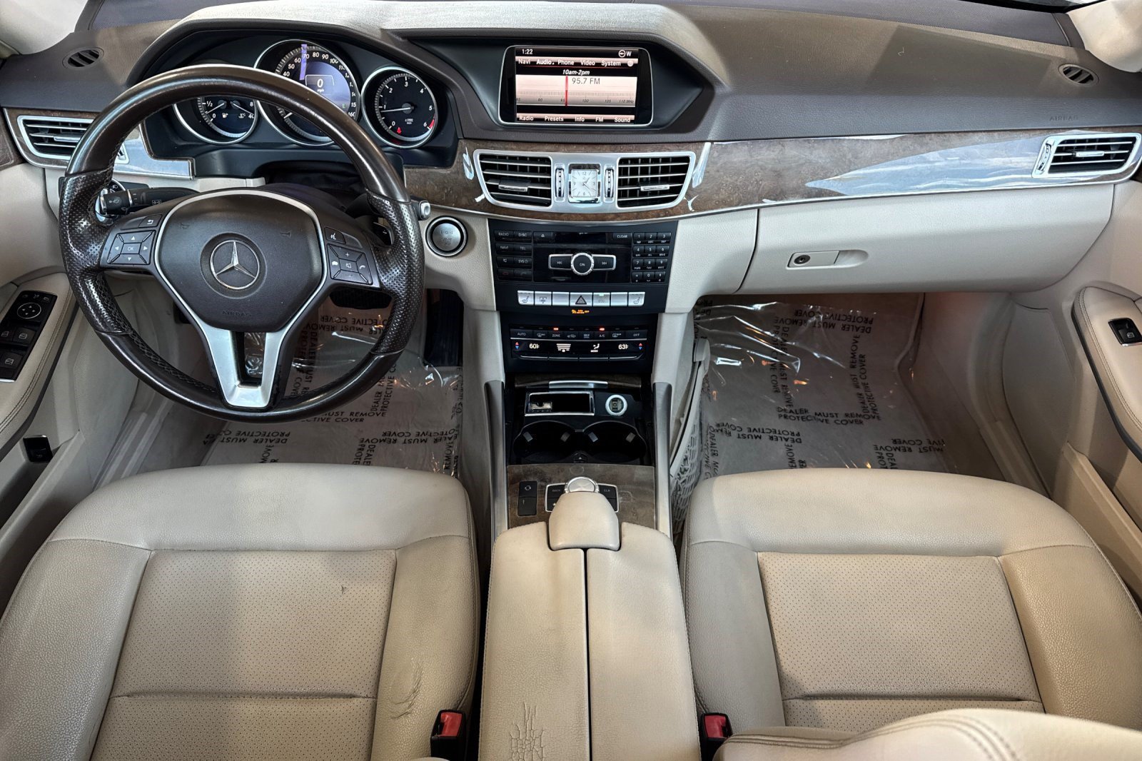 Used 2015 Mercedes-Benz E 250 BlueTEC 4MATIC Sedan image 15