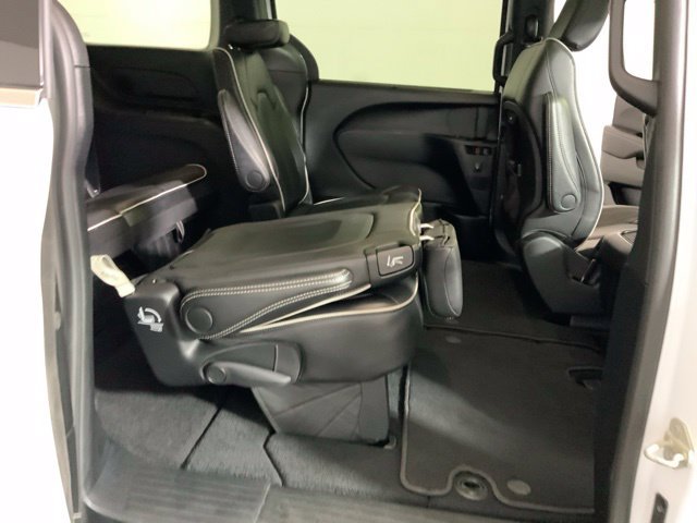Used 2026 Chrysler Pacifica Limited FWD image 31