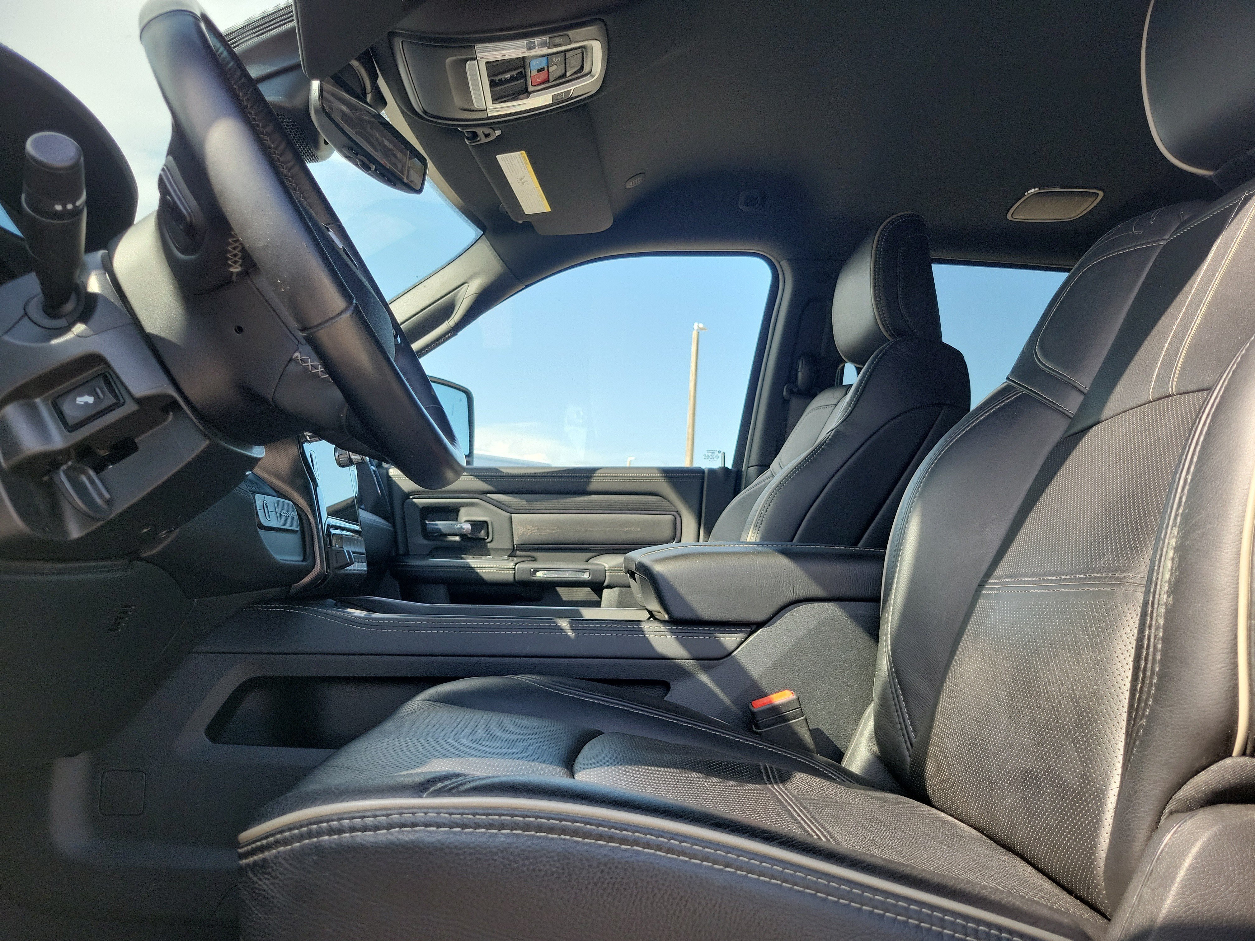 Used 2024 RAM 3500 Limited AWD/4WD image 9