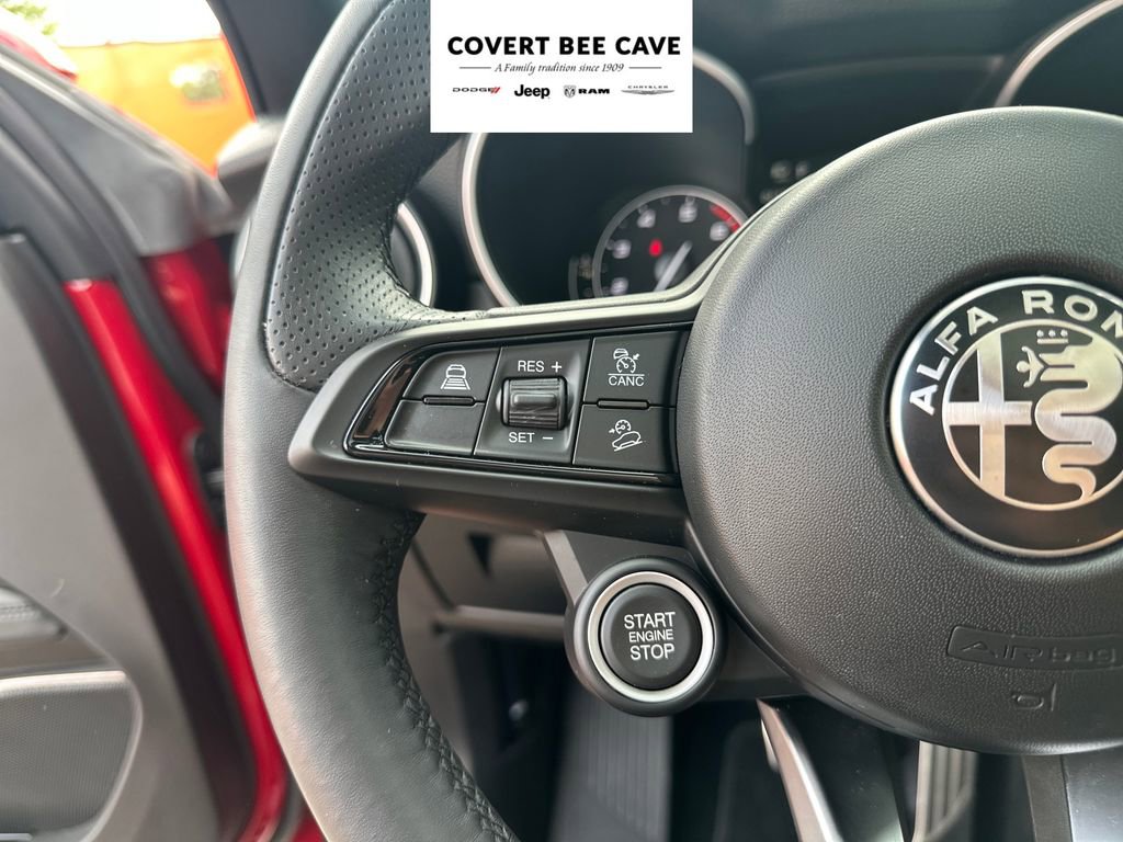 Used 2023 Alfa Romeo Stelvio Ti image 29