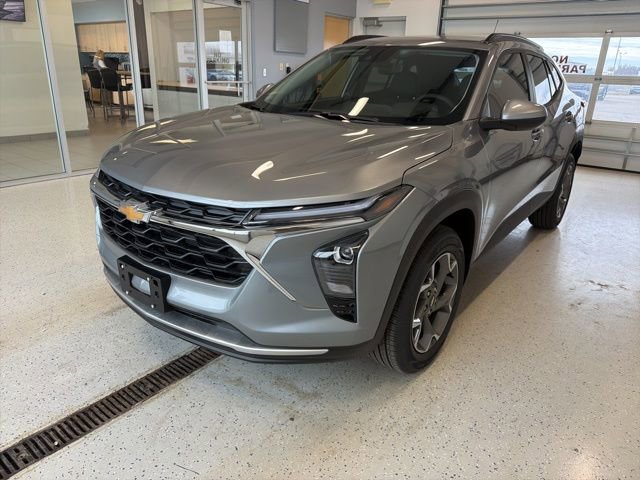 New 2026 Chevrolet Trax LT w/ Driver Confidence Package FWD image 5