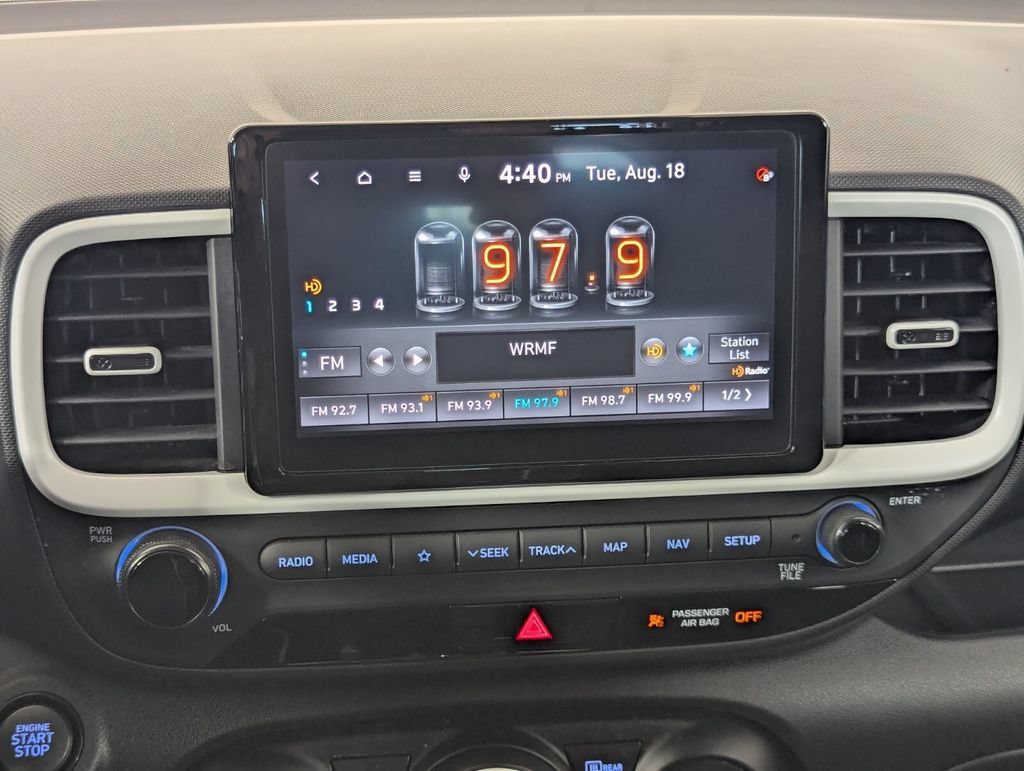Used 2022 Hyundai Venue Limited FWD image 19