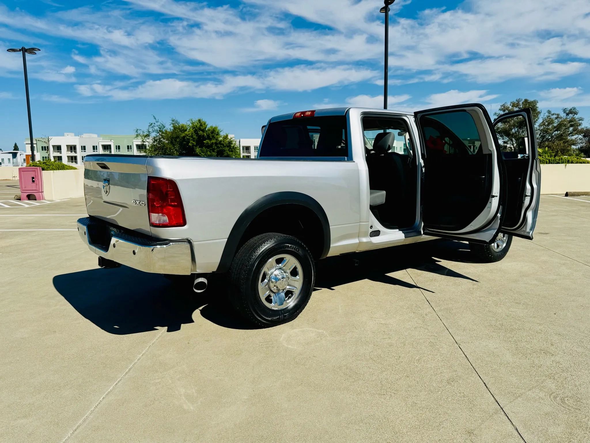 Used 2018 RAM 2500 Tradesman w/ Chrome Appearance Group AWD/4WD image 35