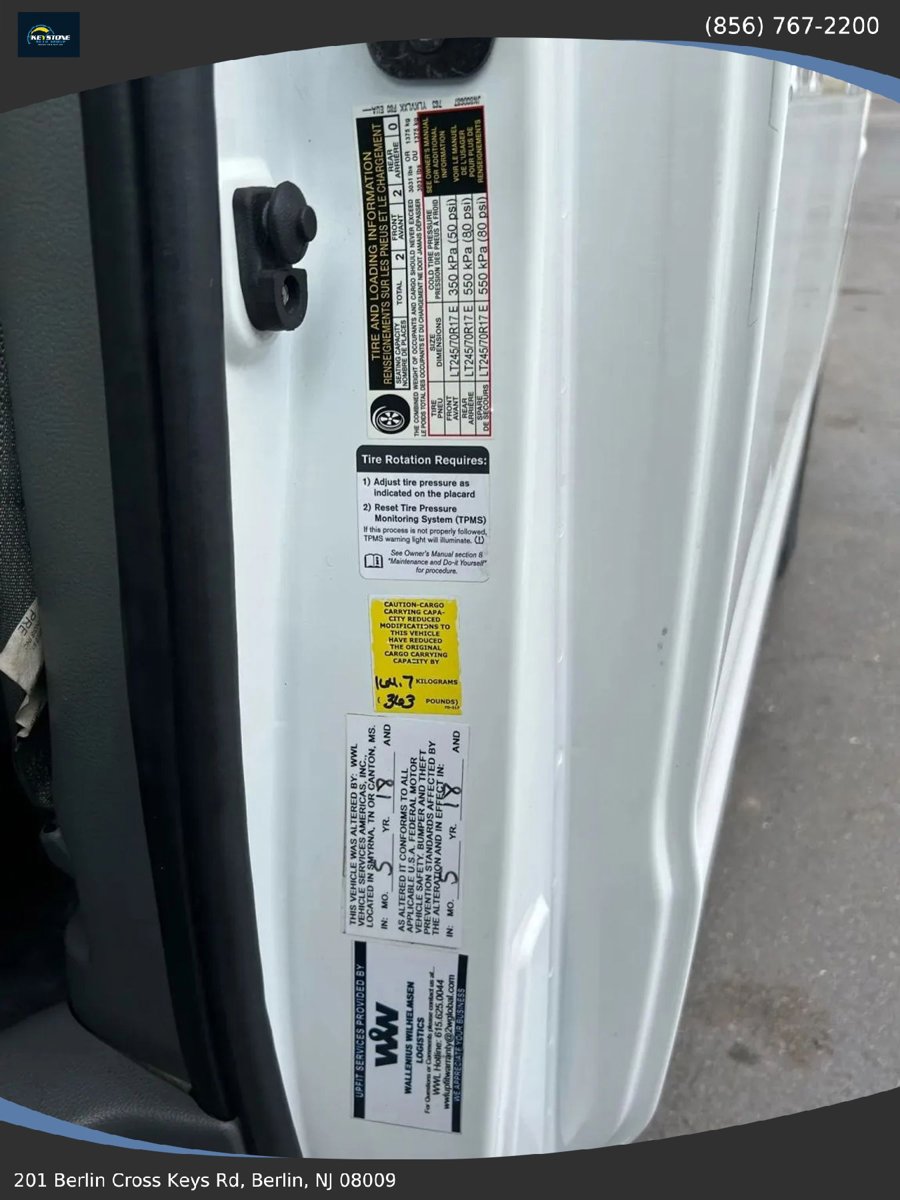 Used 2018 Nissan NV 2500 SV RWD image 24