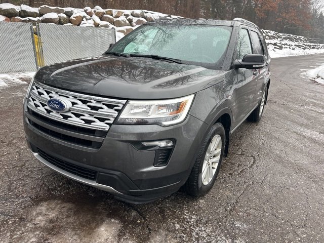 Used 2018 Ford Explorer XLT w/ Equipment Group 202A image 2