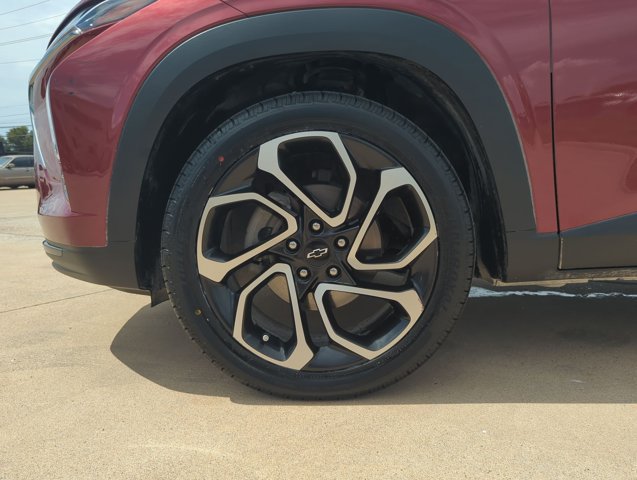 Used 2025 Chevrolet Trax RS w/ Sunroof Package FWD image 22