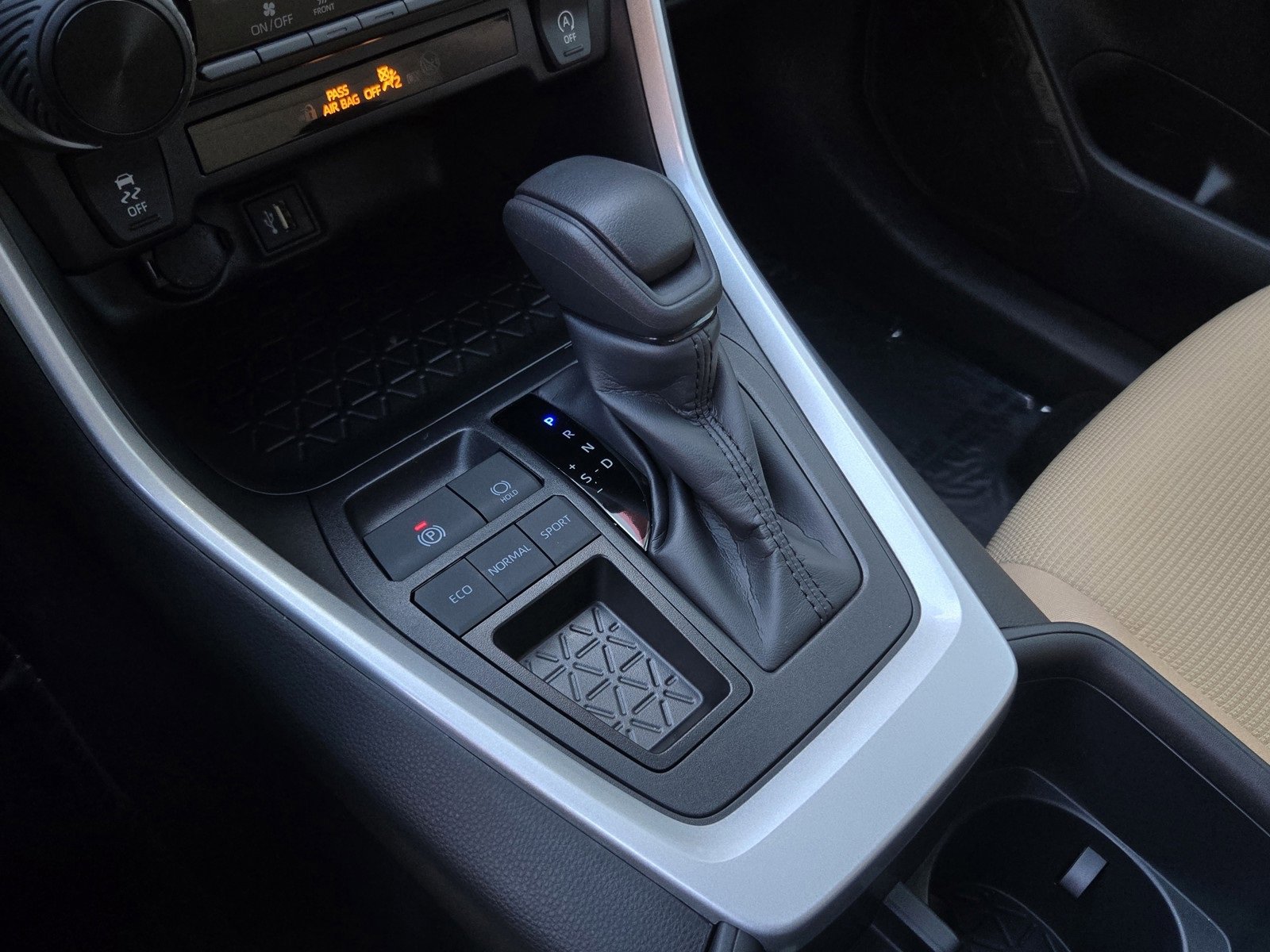 Certified 2025 Toyota RAV4 LE image 17