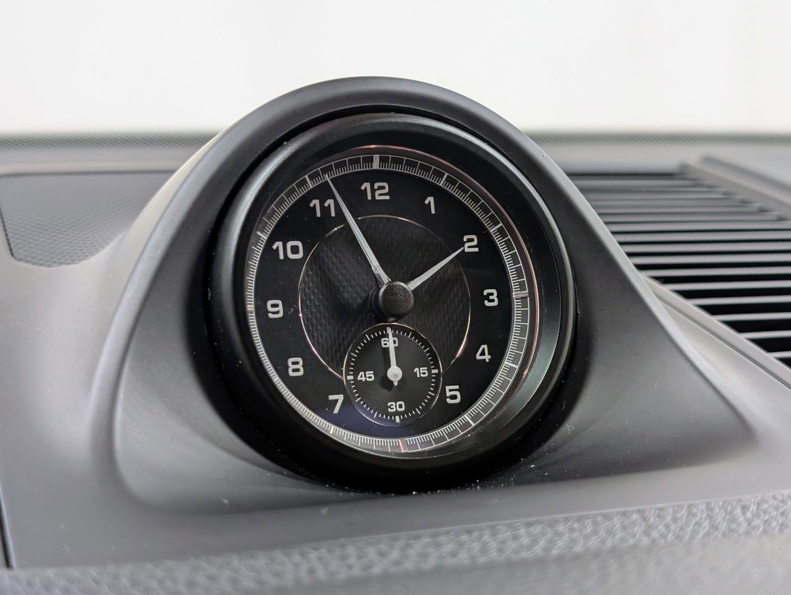 Used 2023 Porsche Macan image 30