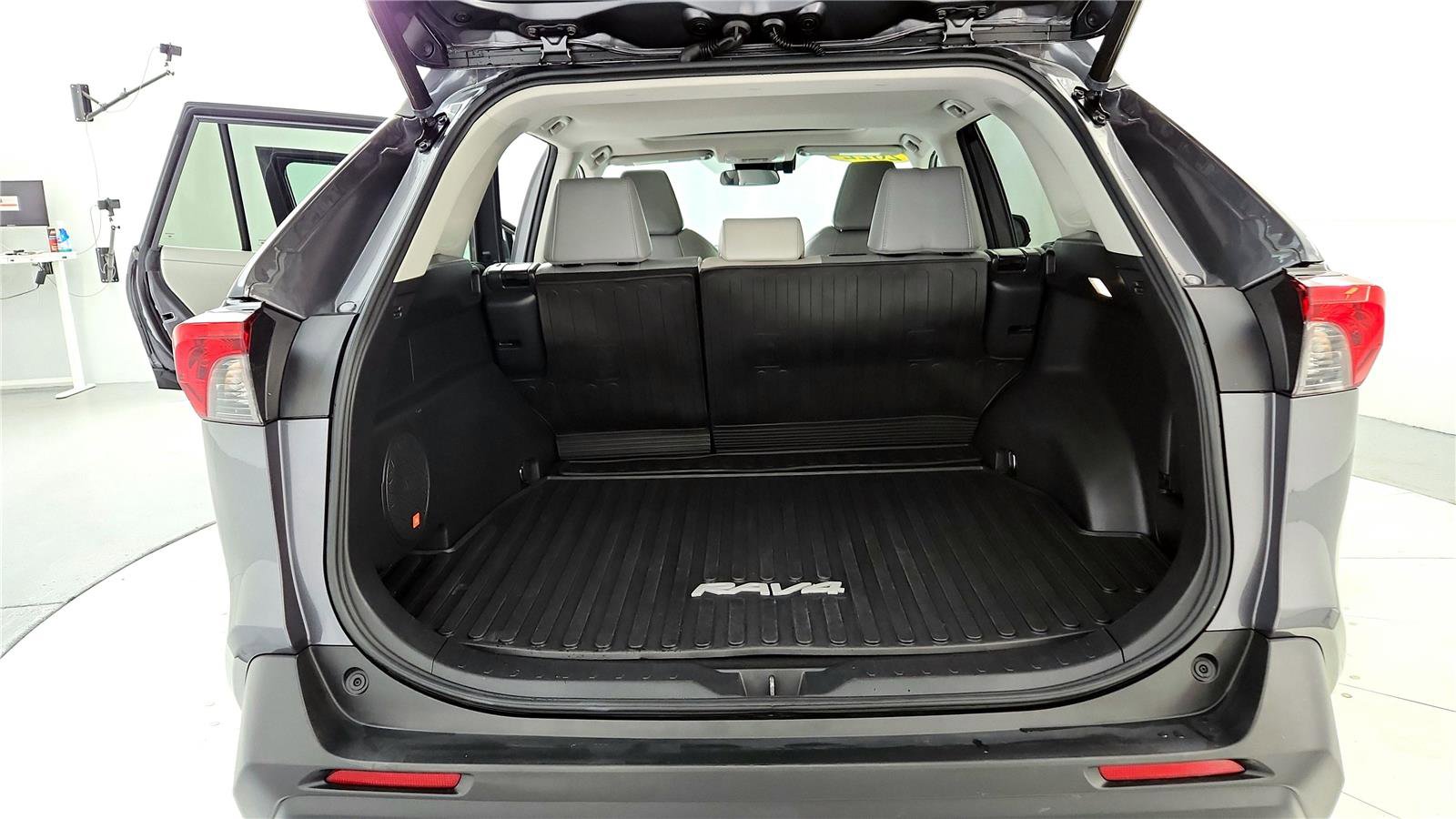 Certified 2022 Toyota RAV4 XLE Premium image 32