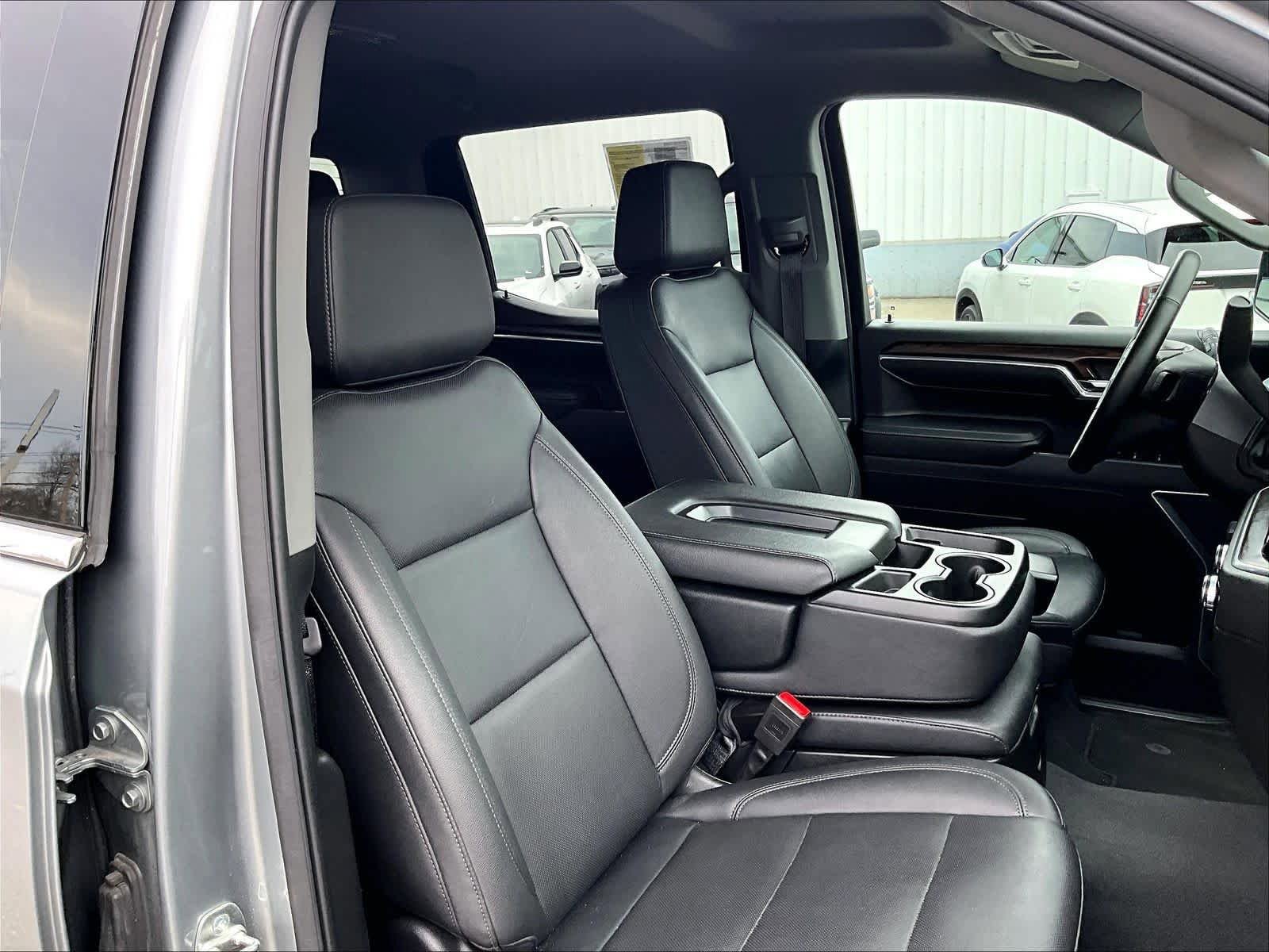 Used 2025 GMC Sierra 1500 SLT AWD/4WD image 11