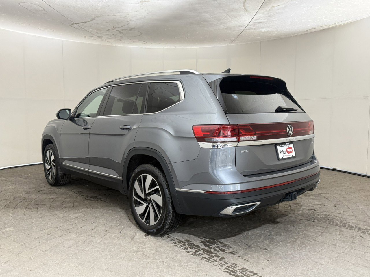 Used 2025 Volkswagen Atlas SEL image 5