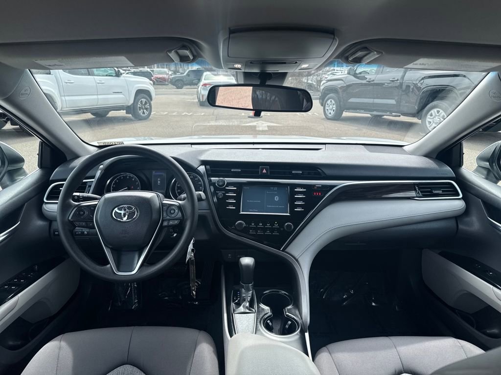 Used 2018 Toyota Camry LE image 10