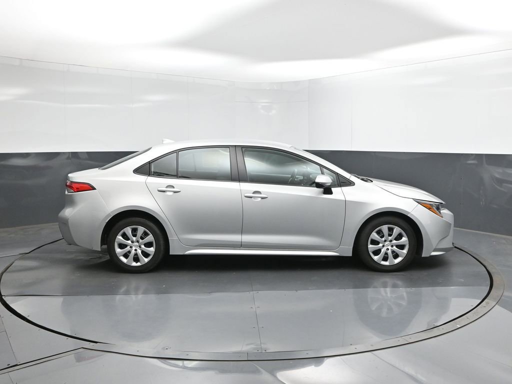 Used 2024 Toyota Corolla LE FWD image 11