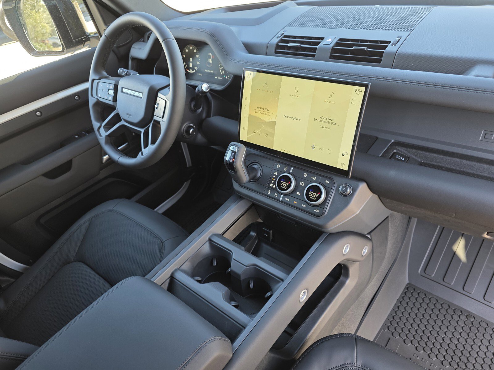 New 2026 Land Rover Defender 110 X-Dynamic SE image 18