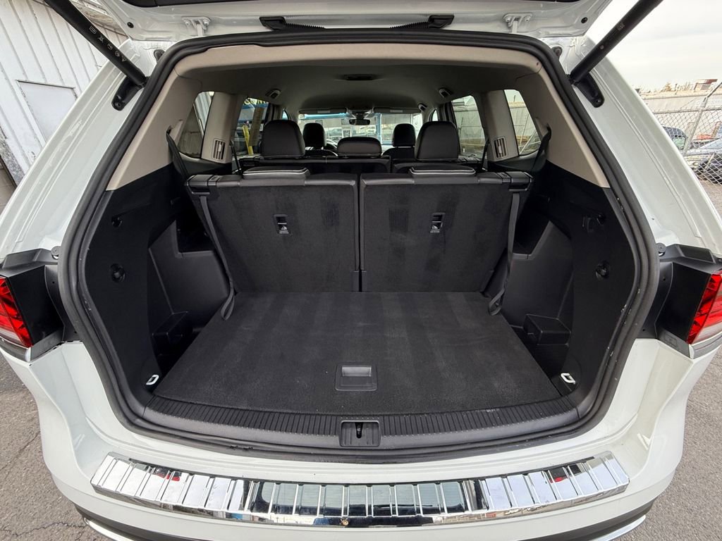 Used 2025 Volkswagen Atlas SE image 23