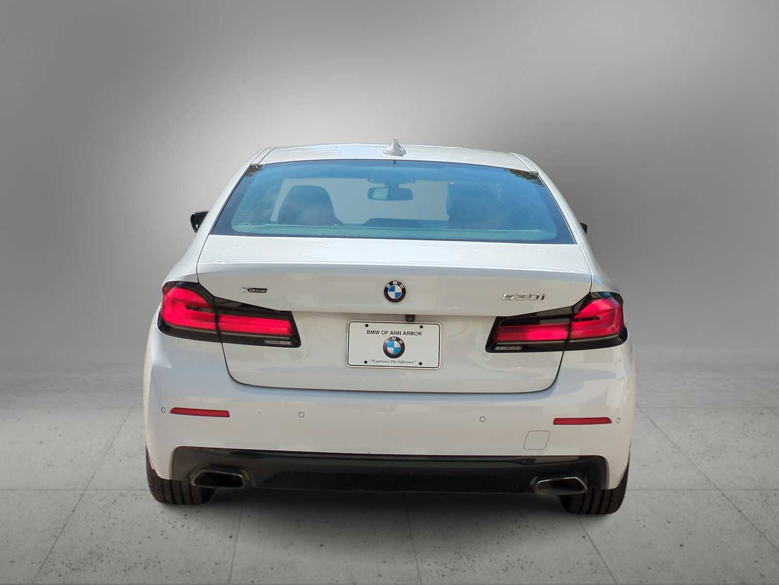 Used 2021 BMW 530i xDrive w/ Premium Package image 7