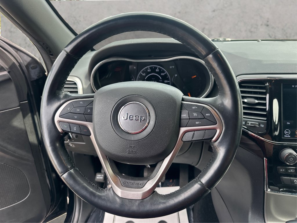 Used 2021 Jeep Grand Cherokee Laredo X AWD/4WD image 27