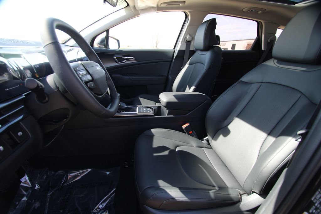 New 2026 Kia Sportage EX w/ EX Panorama Roof Package image 6