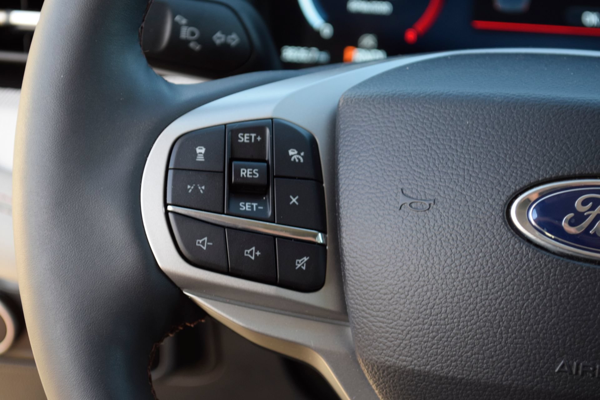 New 2026 Ford Explorer Active w/ Active Comfort Package RWD image 8