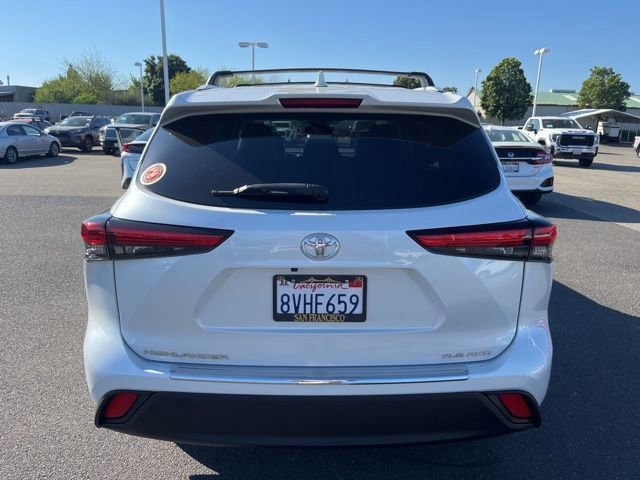 Used 2023 Toyota Highlander XLE image 6