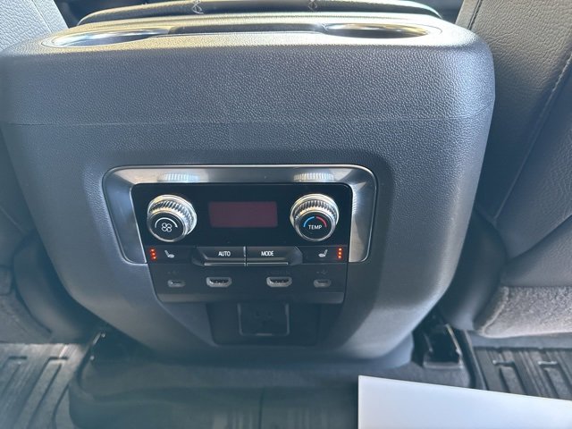Used 2021 GMC Yukon Denali w/ Denali Ultimate Package image 31
