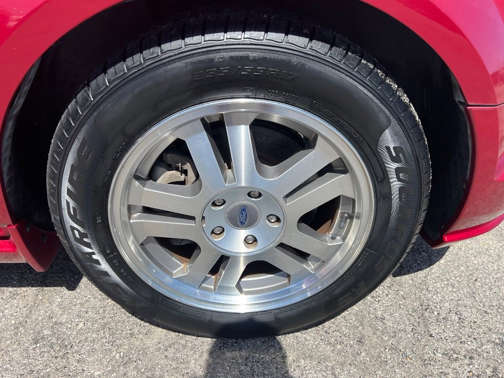Used 2005 Ford Mustang GT image 28