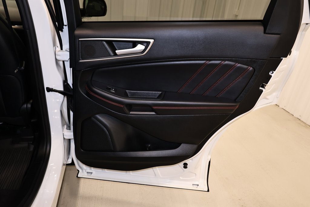 Certified 2023 Ford Edge ST-Line w/ Cargo Accessory Package image 17