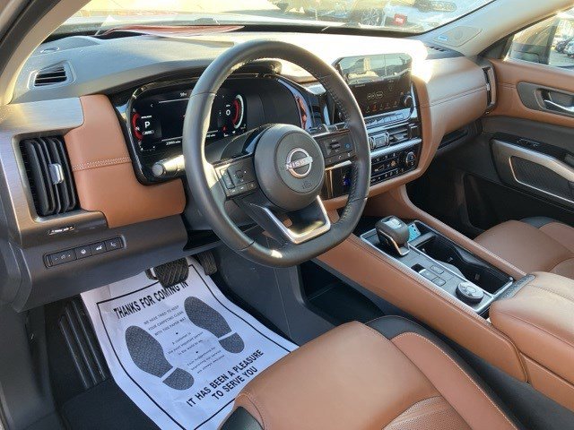 Used 2024 Nissan Pathfinder Platinum w/ Cargo Package image 15