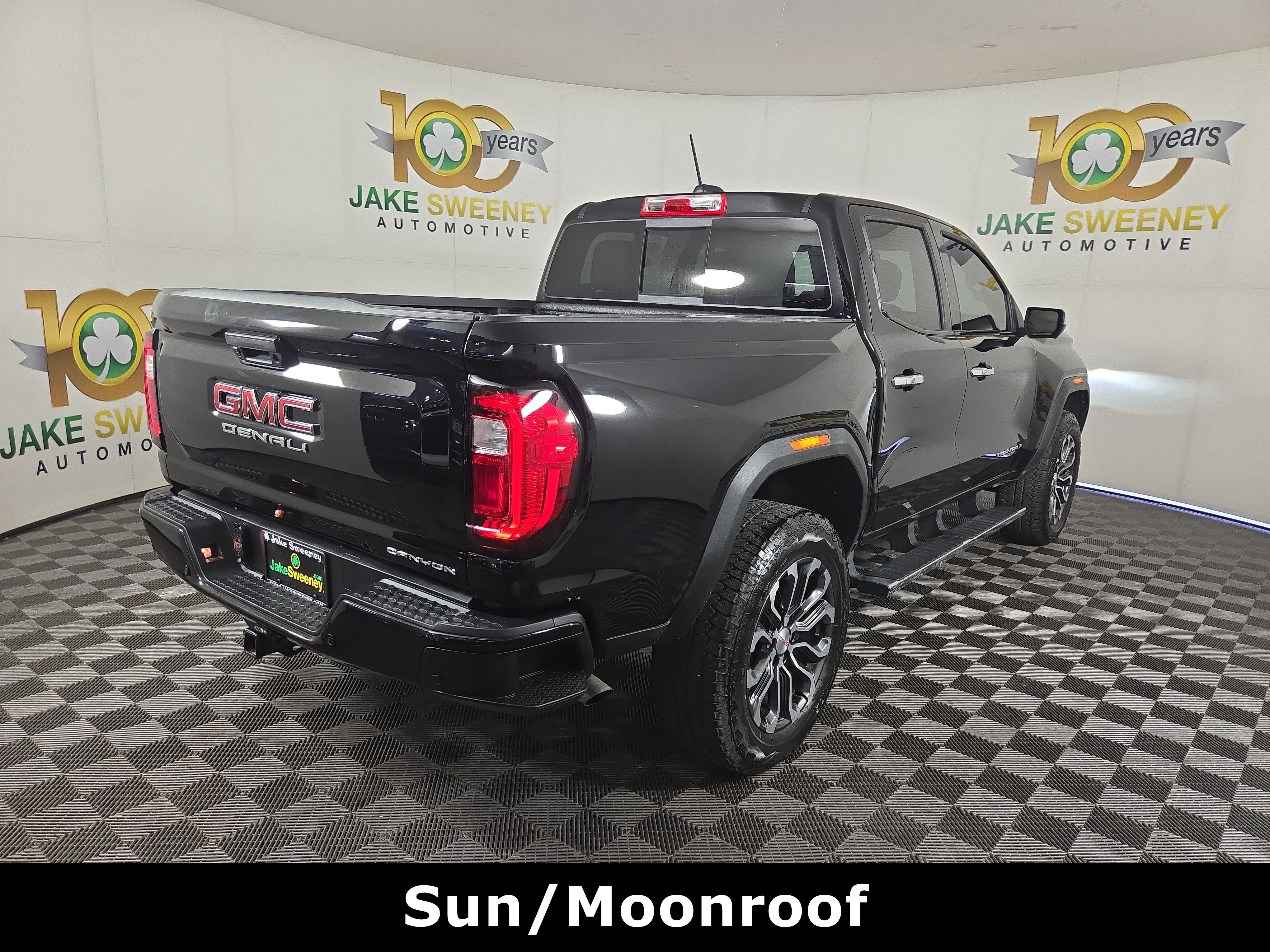 Certified 2024 GMC Canyon Denali AWD/4WD image 9
