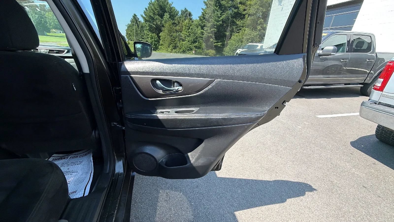 Used 2015 Nissan Rogue SV w/ SV Family Package AWD/4WD image 43