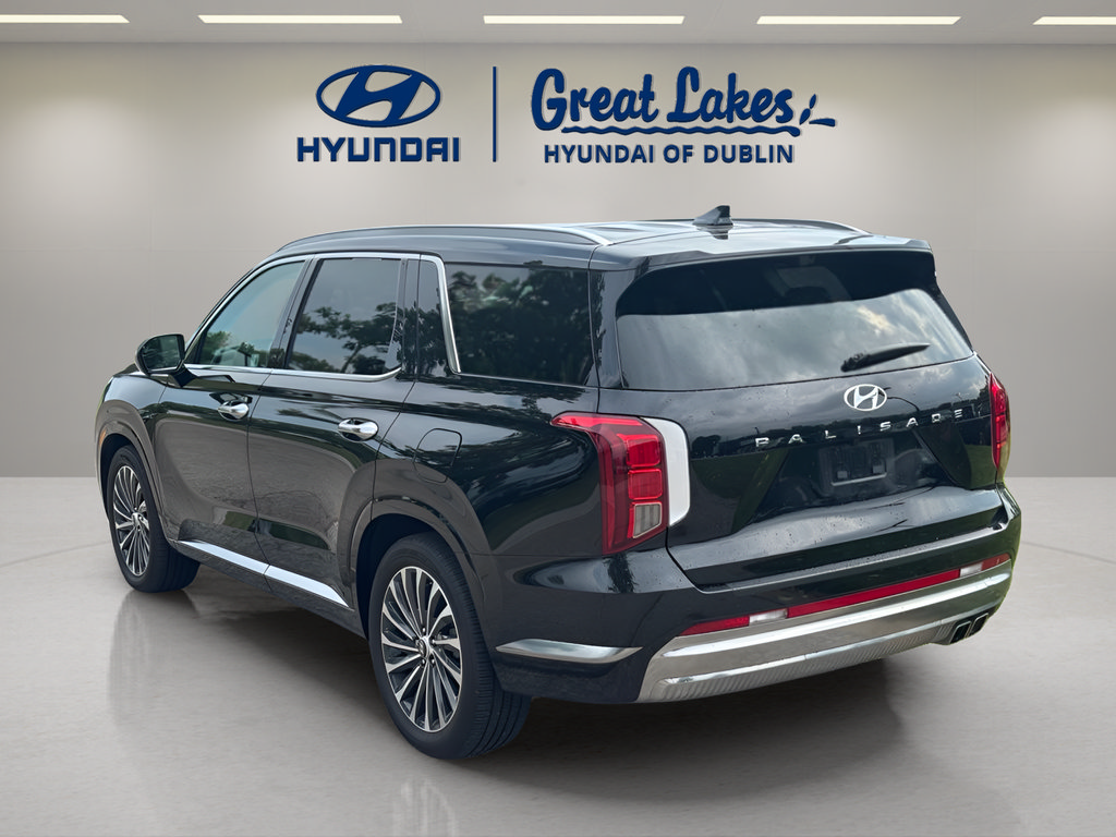 Used 2025 Hyundai Palisade Calligraphy FWD image 3