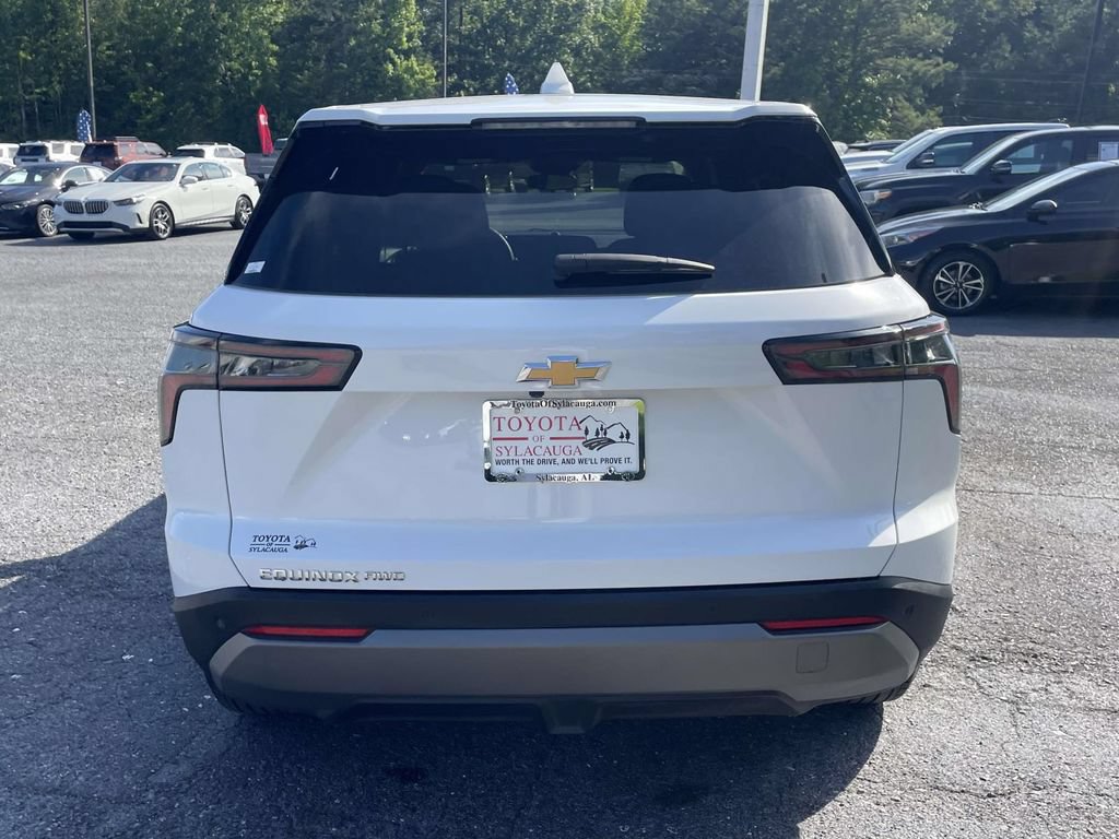 Used 2025 Chevrolet Equinox LT AWD/4WD image 3