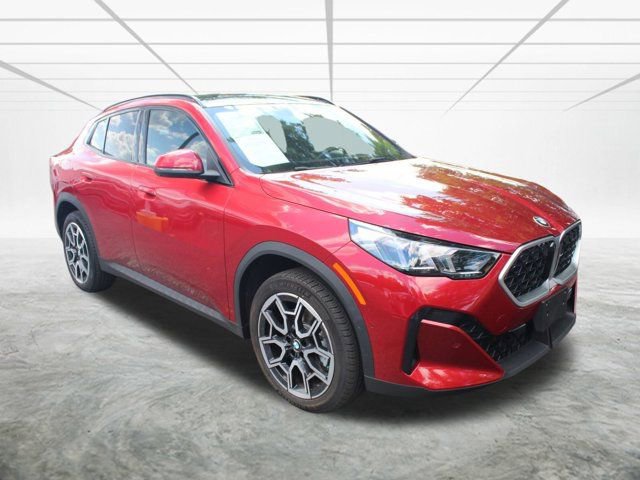 Used 2025 BMW X2 xDrive28i w/ Premium Package image 1