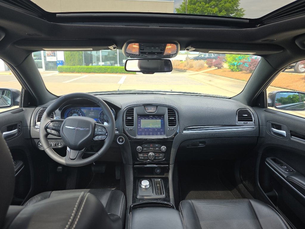 Used 2023 Chrysler 300 S w/ Comfort Group RWD image 18